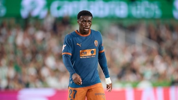 El extremo del Valencia CF David Otorbi sufre una lesión muscular en el muslo derecho