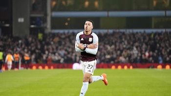 Morgan Rogers doblega al United