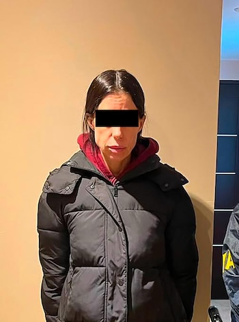 La funcionaria judicial y el financista detenidos por escanear ojos y robar datos de persoans vulnerables cinta negra