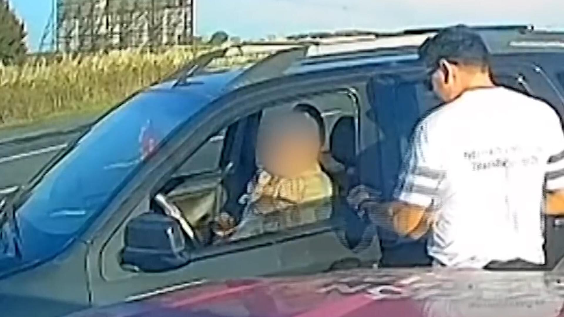 El conductor fue multado por agentes del Ministerio de Transporte bonaerense