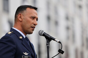 Ministro de Defensa, Pedro Sánchez