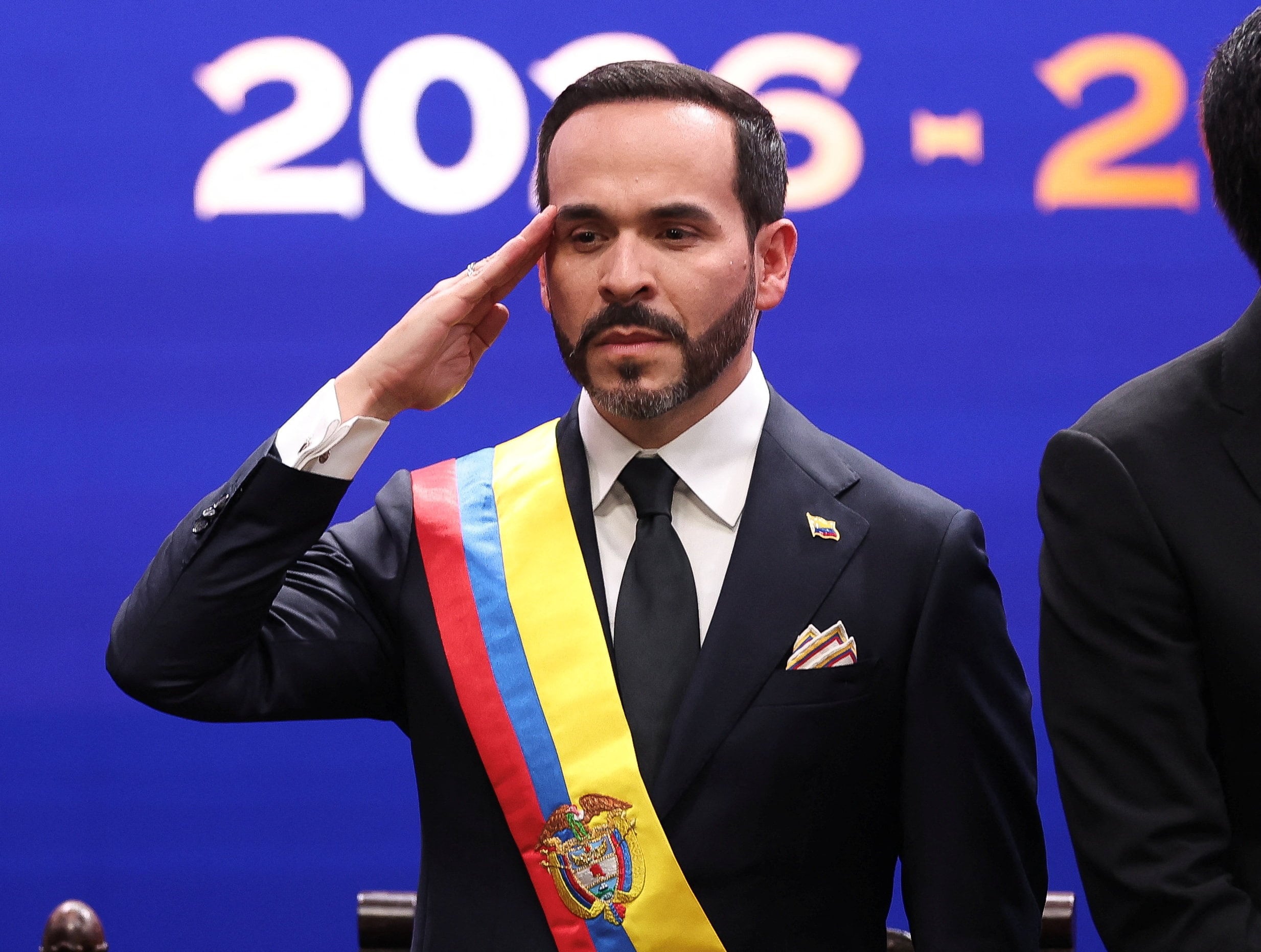 Abelardo de la Espriella rompió la tradición al posesionarse en Cali (Valle del Cauca) y dar su primer discurso como mandatario ante las tropas militares - crédito Luisa González/REUTERS