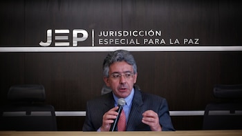 Enrique Gómez presentó proposiciones para reducir el presupuesto de la JEP en $100.000 millones: “Es una necesidad sentida”