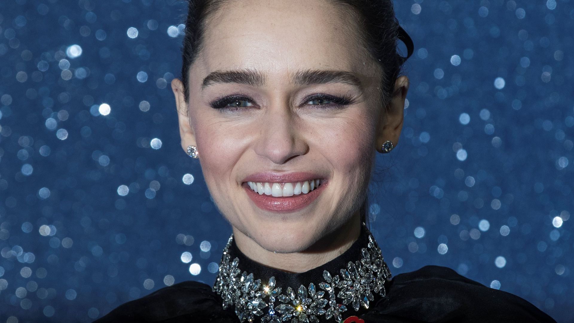 Emilia Clarke aseguró que solo publica en Internet sin ver los comentarios. (REUTERS/Simon Dawson)