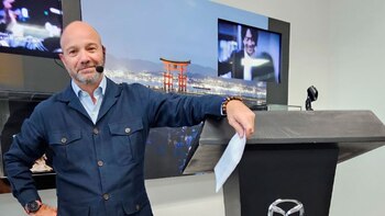 Luis García aplaude la llegada