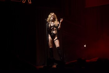 Gloria Carrá, sobre el escenario