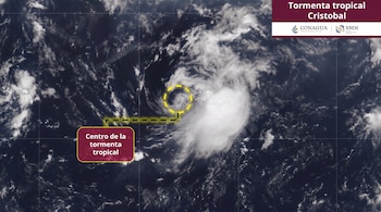 Imagen satelital de una tormenta tropical con nubes blancas sobre el océano oscuro, un círculo discontinuo amarillo, un recuadro de texto y dos logotipos.