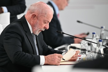 El presidente de Brasil, Luiz Inácio Lula da Silva, asiste a una sesión de trabajo en la cumbre del G7, en Évian-les-Bains, Francia, el miércoles 17 de junio de 2026. (Mandel Ngan/Foto de Pool vía AP)