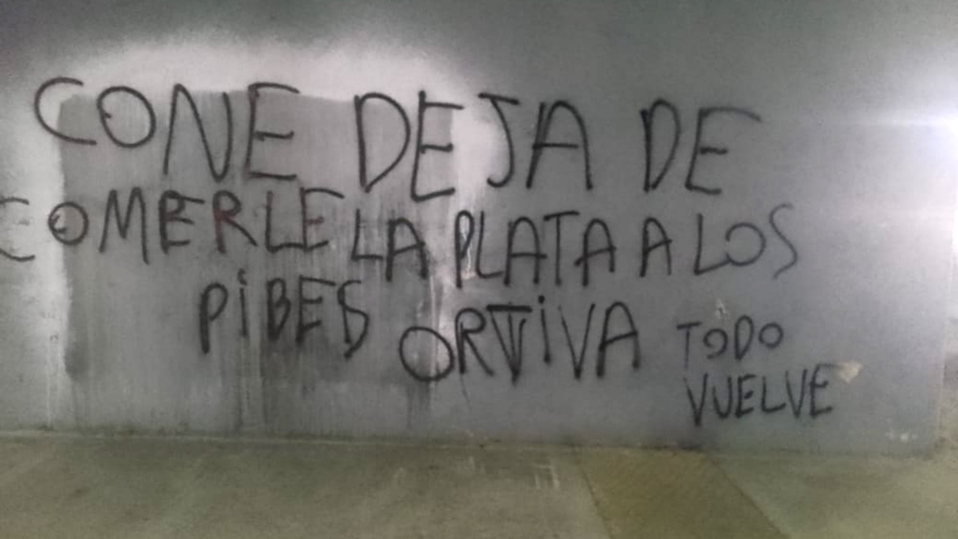 Mensajes con amenazas contra el grupo de Cone de Respinis, la facción que maneja la barra del Globo
