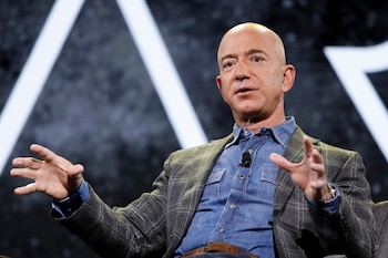 Jeff Bezos desciende al tercer