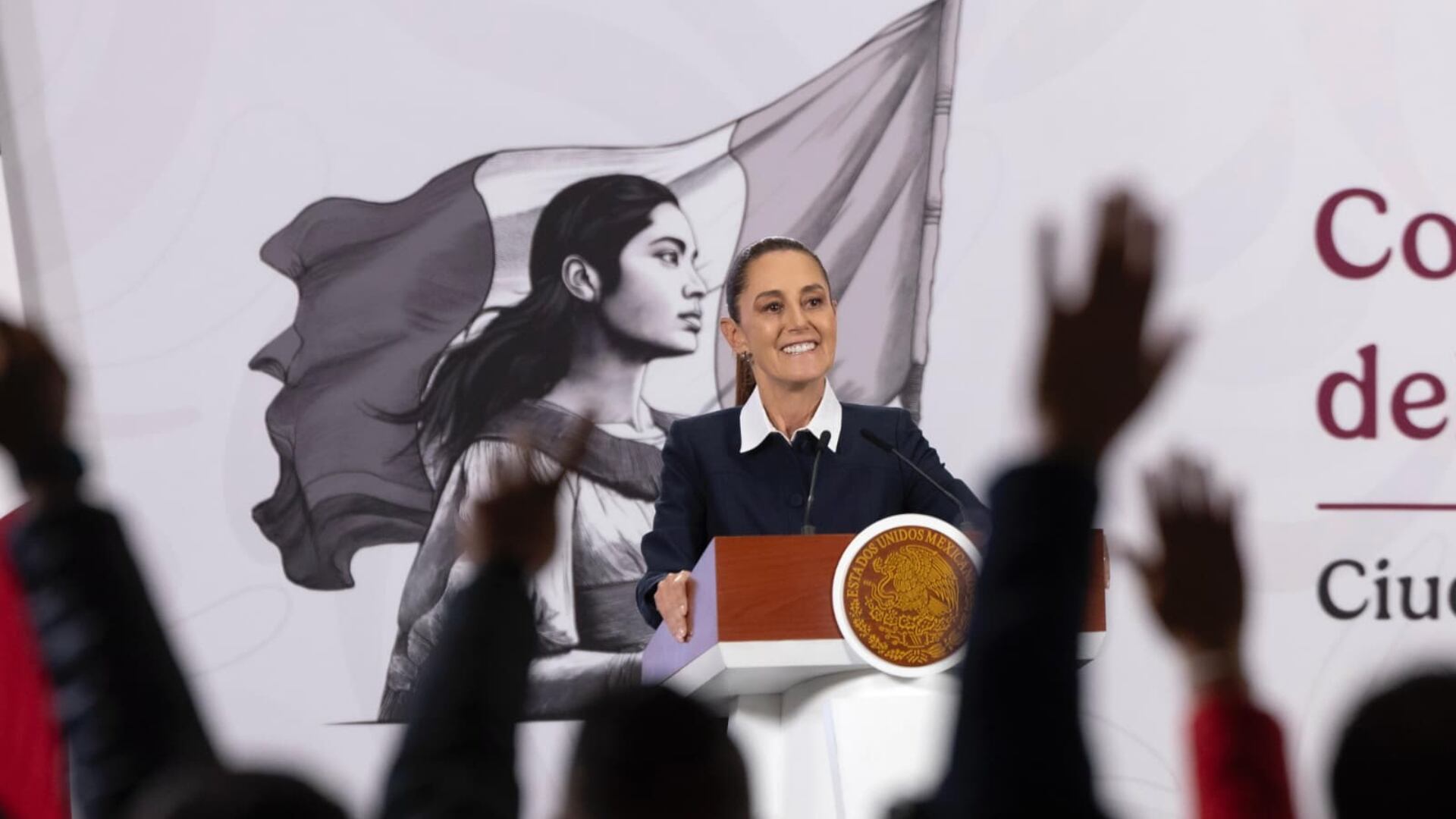 El acuerdo con empresarios gasolineros busca contener la inflación y brindar estabilidad a los consumidores mexicanos. | (Crédito: Presidencia)