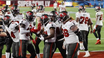 Baker Mayfield firma extensión por