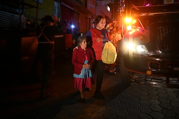 Volcán de fuego de Guatemala en constantes erupciones, las más fuertes en años