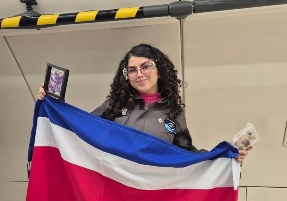 Arias compartió la experiencia con reconocidos astronautas, entre ellos Thomas Pesquet, Nicole Stott, Jean-François Clervoy y Charles Duke. Cortesía: TEC