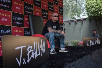 J Balvin comenzó a lanzar