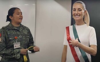 En un evento histórico, la Dra. Claudia Sheinbaum se convertirá en la primera Presidenta de México, luciendo un vestido de color marfil que rinde homenaje a la riqueza cultural y artesanal del país. (Cuartoscuro)
