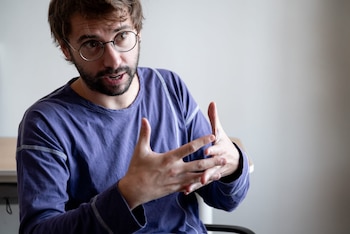 El terapeuta familiar, Xifré Ramos, habla con ‘Infobae’ para recordar que “las prioridades se transforman” cuando te conviertes en padre o madre (Cedida)