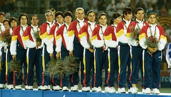 La selección de Hockey sobre Pasto gana el oro en Barcelona 1992. (X: Olimpismo Mexicano)