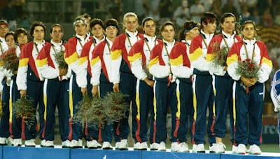 La selección de Hockey sobre Pasto gana el oro en Barcelona 1992. (X: Olimpismo Mexicano)
