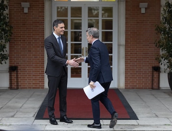Pedro Sánchez recibe a Alberto Núñez Feijóo en La Moncloa (Europa Press)
