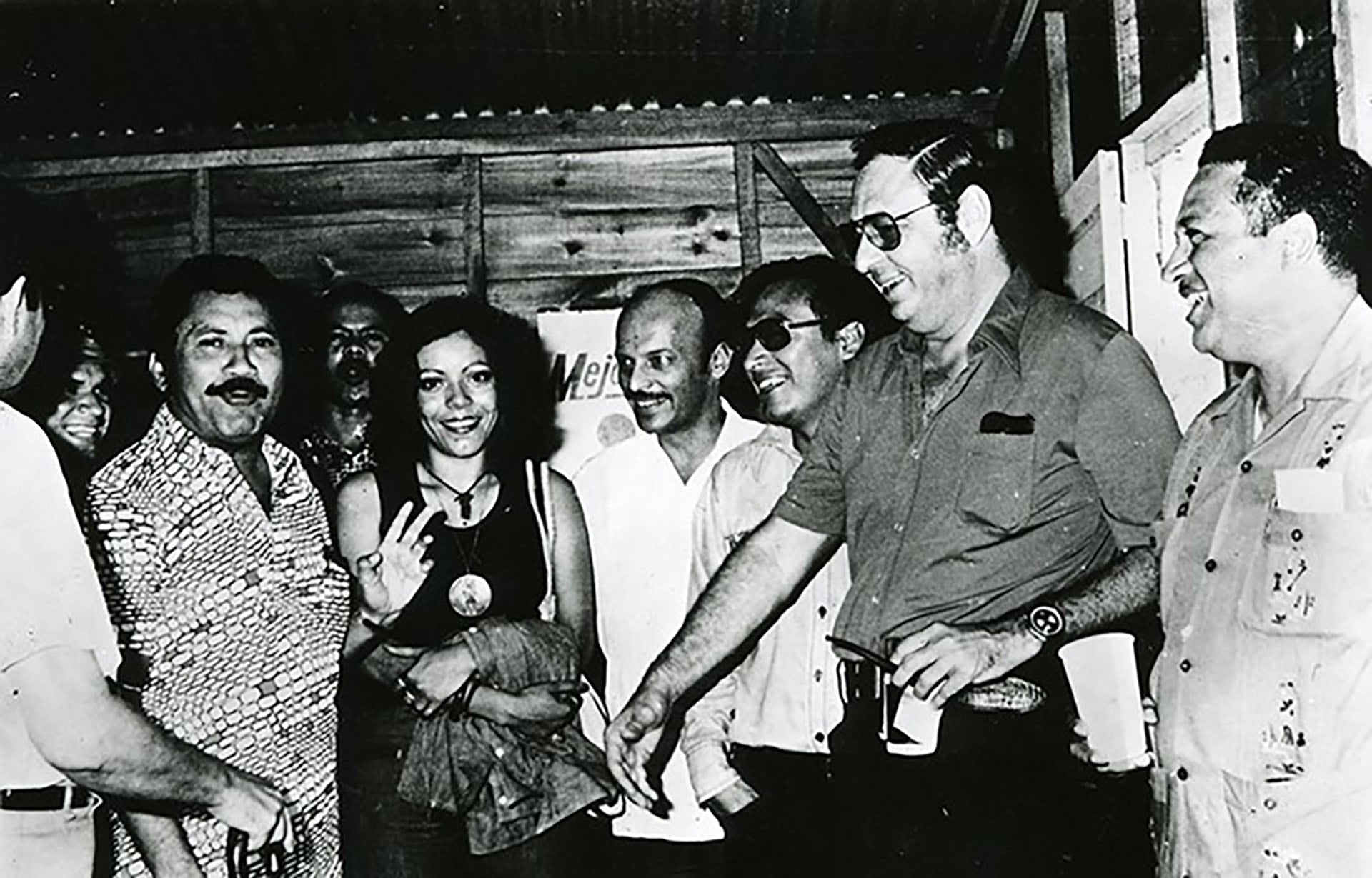La hoy copresidente y esposa de Daniel Ortega, Rosario Murillo, fue asistente del director de La Prensa, Pedro Joaquín Chamorro. Aquí vemos a ambos en una actividad del periódico. (Foto archivo)