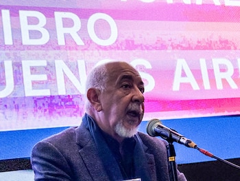 Leonardo Padura presenta "Morir en la arena" en la Feria del Libro de Buenos Aires