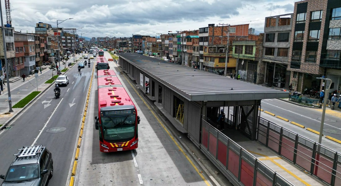 El IDU reconstruyó la estación Patio Bonito con nuevos vagones, taquillas externas y barreras de acceso tras las obras en la avenida Ciudad de Cali - crédito Transmilenio