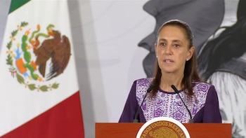 Sheinbaum ve contradictorio reconocimiento de la DEA a Harfuch durante conferencia en Argentina, pero celebra participación de México