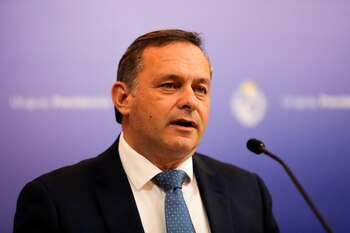 En LA imagen el secretario