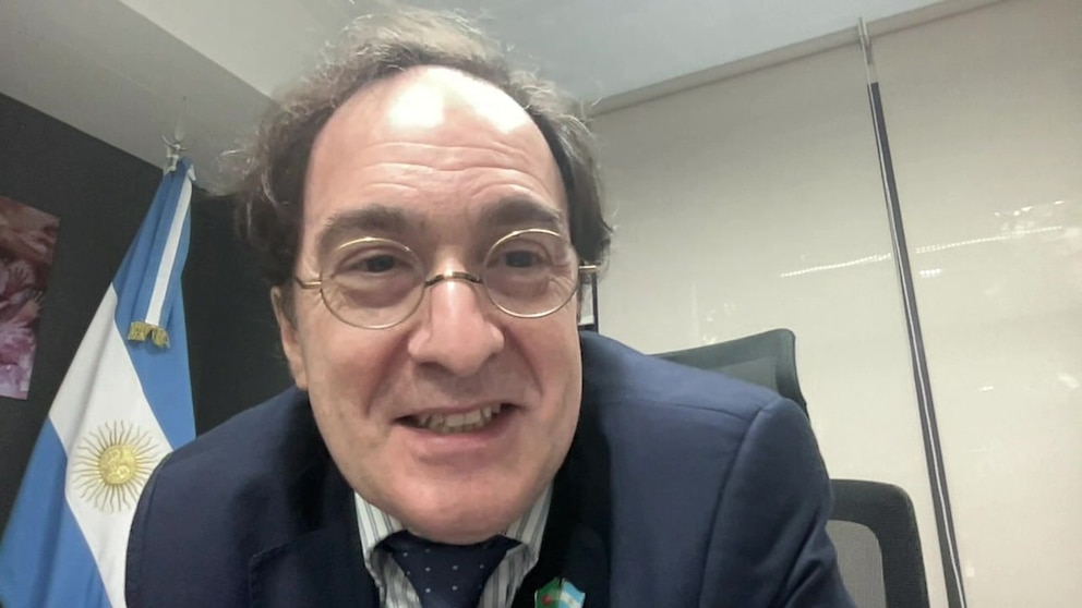 El embajador argentino en Bangladesh explicó el furor por la Scaloneta: “La mitad del país festeja los triunfos de la Selección” El embajador argentino en Bangladesh explicó el furor por la Scaloneta: “La mitad del país festeja los triunfos de la Selección”