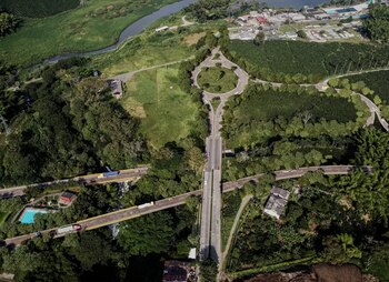 El proyecto vial contemplaba obras de ampliación, nuevas dobles calzadas y mantenimiento de corredores estratégicos entre Armenia, Pereira, Manizales y La Paila. - crédito Odinsa Vías