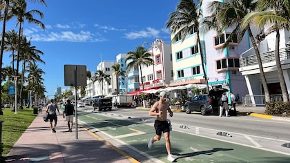 La policía de Miami Beach intensificó el control sobre bicicletas eléctricas