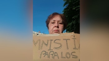 Arrestan a la historiadora Alina Bárbara López por exigir libertad para los presos políticos en Cuba