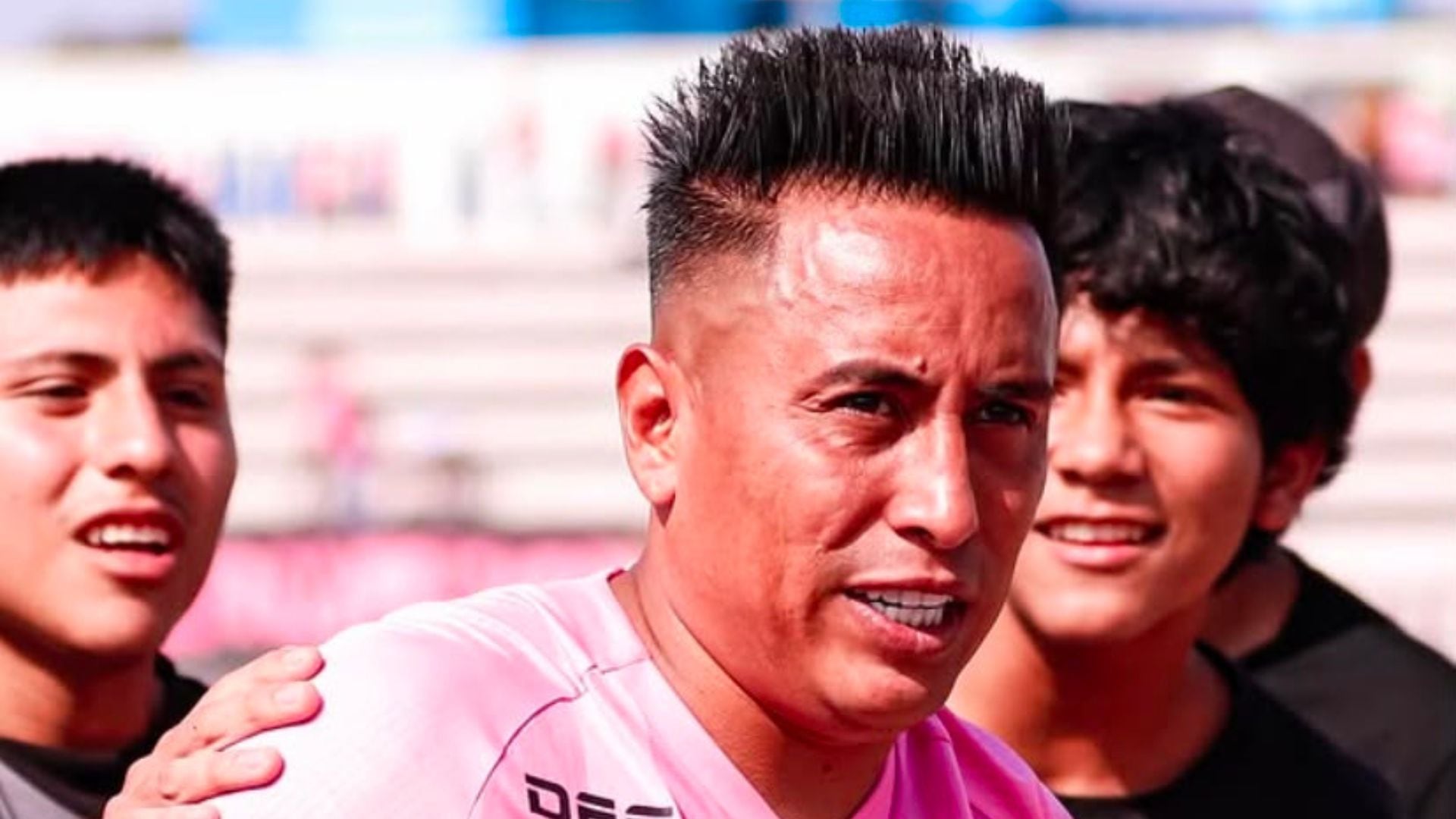 Christian Cueva, aclamado por los jóvenes en el Callao. - Crédito: Sport Boys