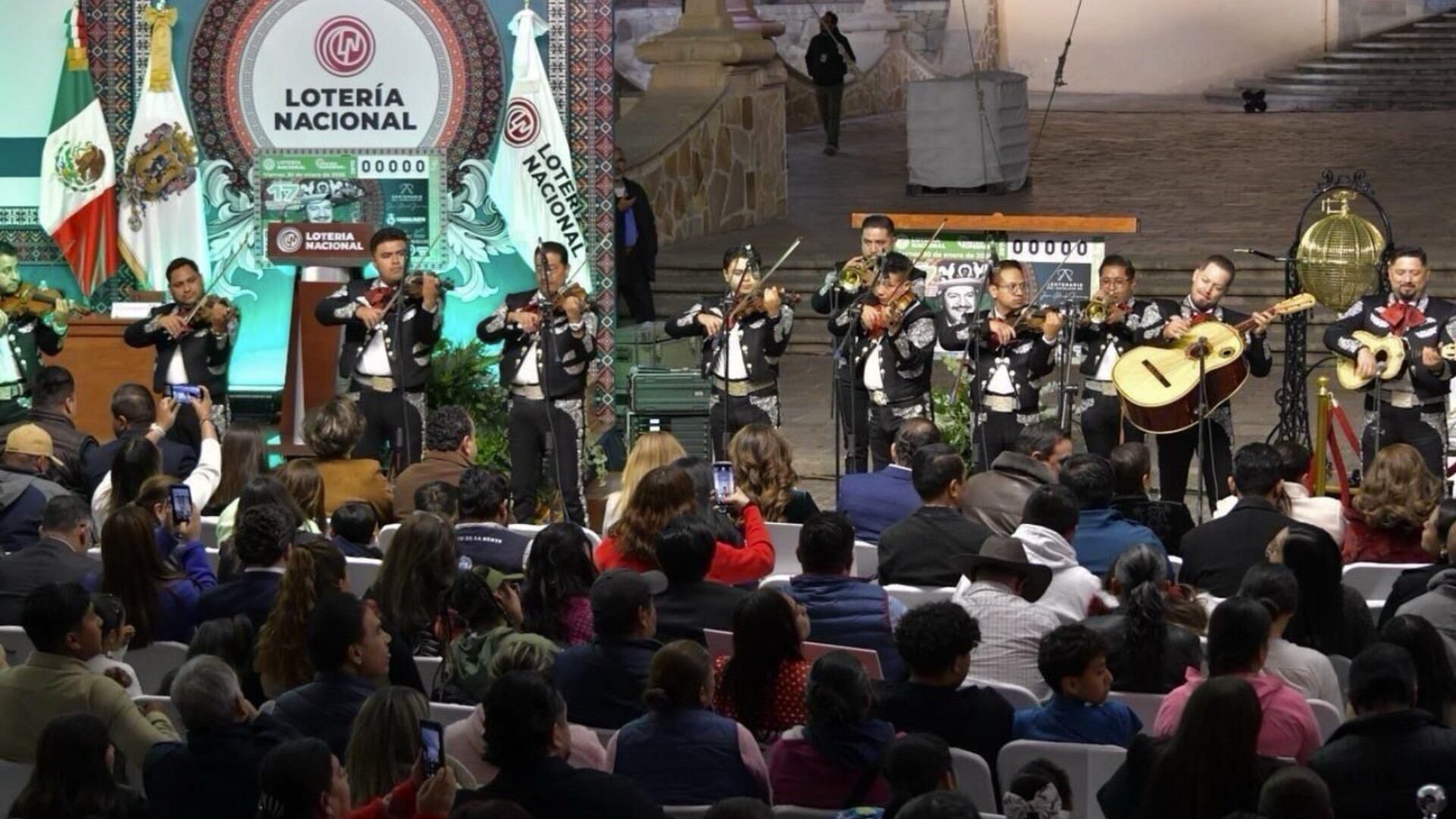 La Loteríaa Nacional realizó en Guanajuato un homenaje a José Alfredo Jiménez e imprimió su rostro en un billete conmemorativo Foto: Lotería Nacional