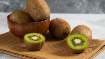 Kiwi con o sin piel: