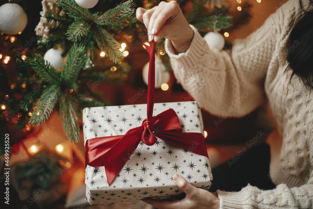 Opciones de regalos para dar en esta Navidad - crédito Adobe Stock