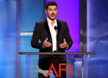 La apariencia de Efron cambió