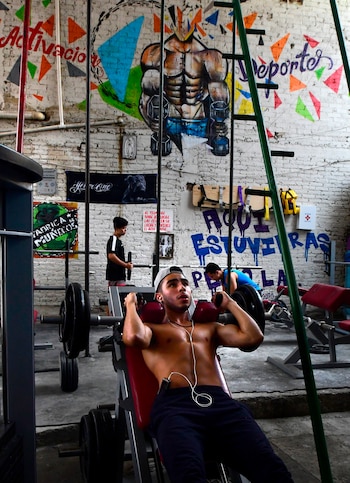 Un gimnasio callejero en México rescata a jóvenes de drogas y delincuencia