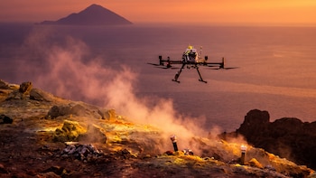 Científicos usan drones para anticipar erupciones volcánicas: el innovador sistema