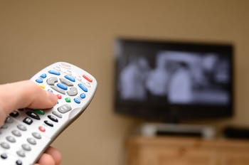 La TV de paga sigue retrocediendo en el país y actualmente solo está presente en el 31,8% de los hogares peruanos