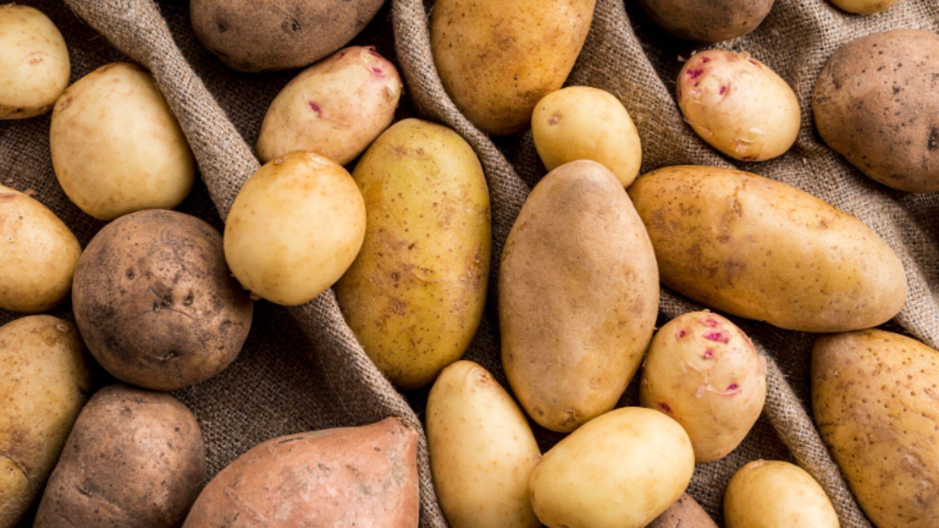 La papa aporta más fibra, potasio y antioxidantes que el arroz blanco y la pasta refinada, según estudios recientes (Imagen Ilustrativa Infobae)