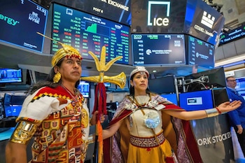 Dos personajes de la cultura