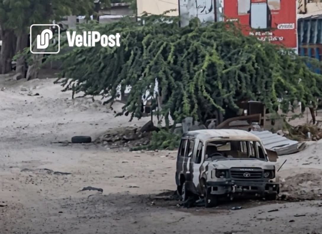 En redes sociales circularon imágenes del vehículo en el que presuntamente viajaban los salvadoreños. (Foto cortesía redes sociales)
