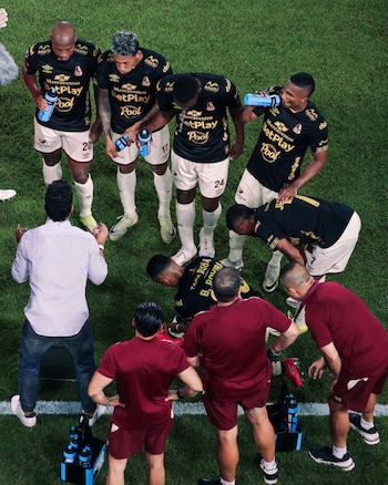 Lucas González ha dirigido 52 partidos en Deportes Tolima con un saldo de 25 victorias, 11 empates y 16 derrotas - crédito Deportes Tolima