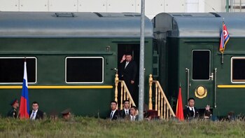 Corea del Sur asegura que Kim Jong-un seguirá de viaje por Rusia y visitará una fábrica de aviones