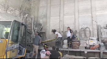 Un adolescente de 17 años murió tras caer en un silo de cemento en una planta de cal en zona 18 de Ciudad de Guatemala. (Foto de cortesía)