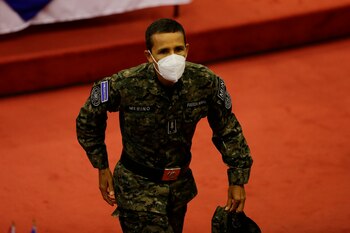 En la imagen, el ministro