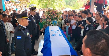 Los siete agentes fueron recordados por su compromiso, vocación de servicio y entrega a la institución. Cuatro de los policías fallecidos fueron ascendidos de manera póstuma al grado de Clase I de Policía. (Foto: Redes sociales)