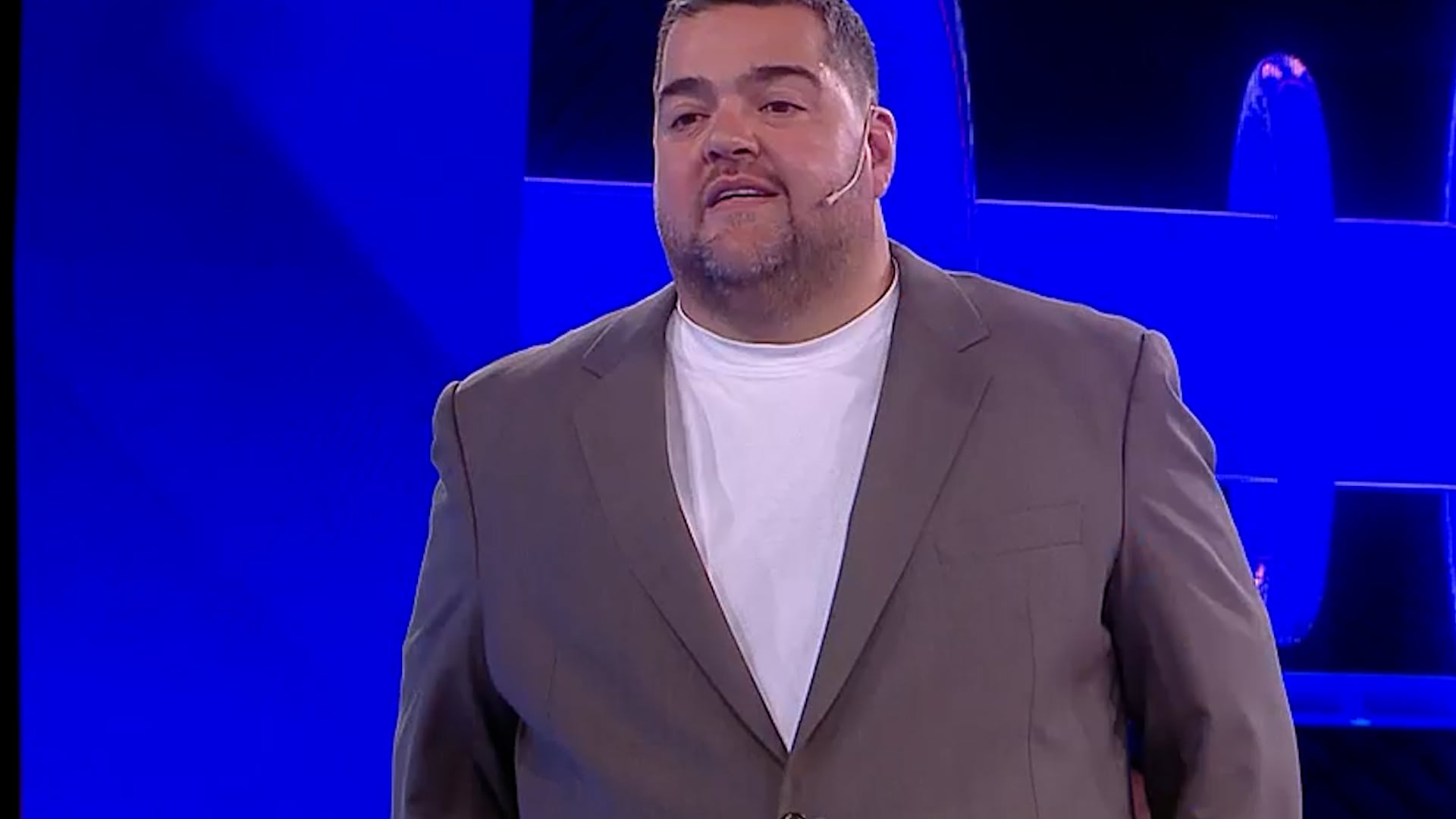 Barassi relató que se sometió a un bloqueo y que, pese a la molestia en la columna, sigue grabando ¡Ahora Caigo! con normalidad